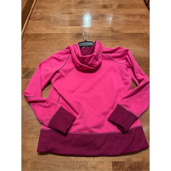 Woman’s Nike Therma fit hoodie - Picture 4 of 4